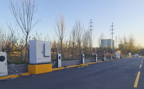 Blog perusahaan terbaru tentang Door Energy Memberdayakan Stasiun Pengisian Daya Hebei Shenzhou dengan Teknologi Pengisian Daya 720kW Canggih