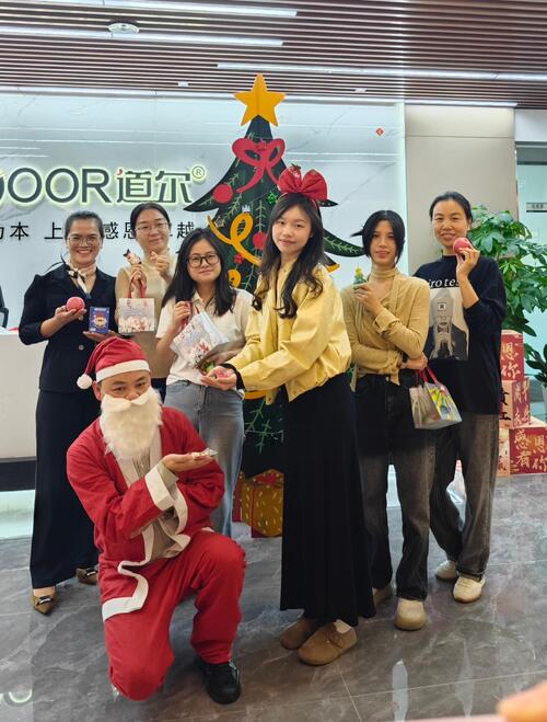 Blog perusahaan terbaru tentang Keajaiban Natal, Didukung di Mana Saja.