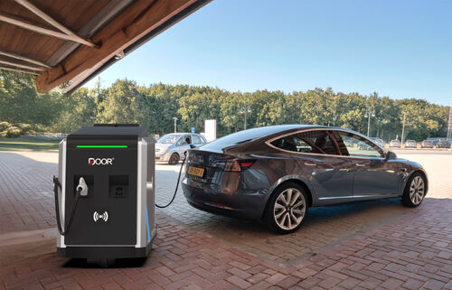 Blog perusahaan terbaru tentang Solusi Peningkatan Area Layanan Jalan Tol: Door Energy Mengatasi Kecemasan Pengemudi Truk tentang Menunggu Antrean Layanan